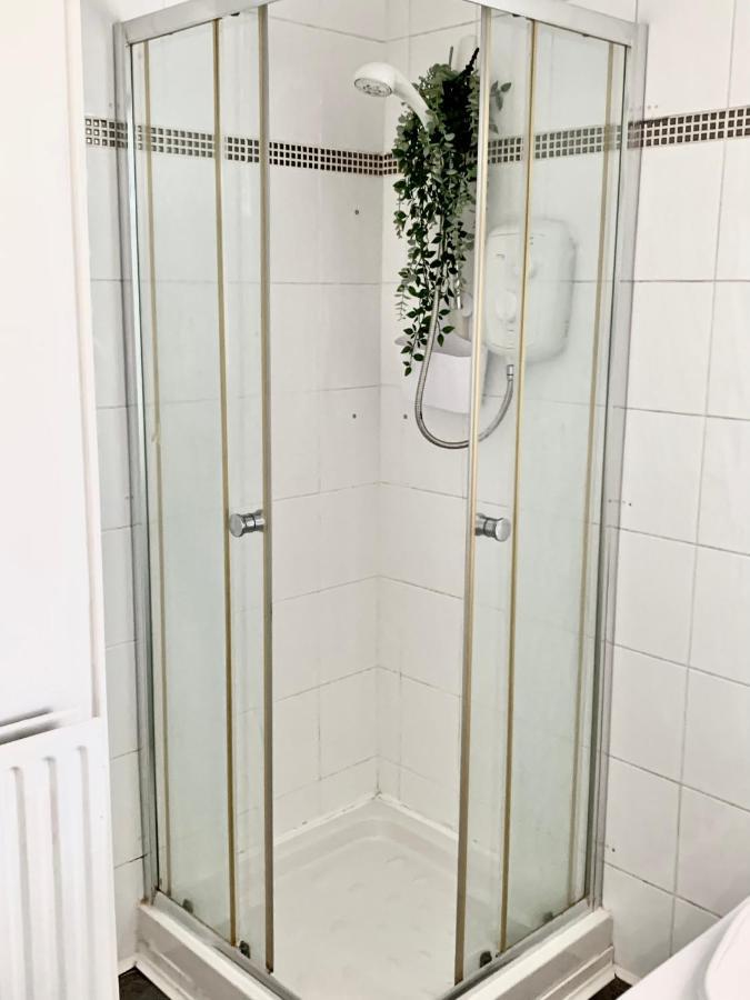 Contemporary 2 Bedroom Victorian Town House - Sleeps Up To 6 Kimberley  Екстер'єр фото
