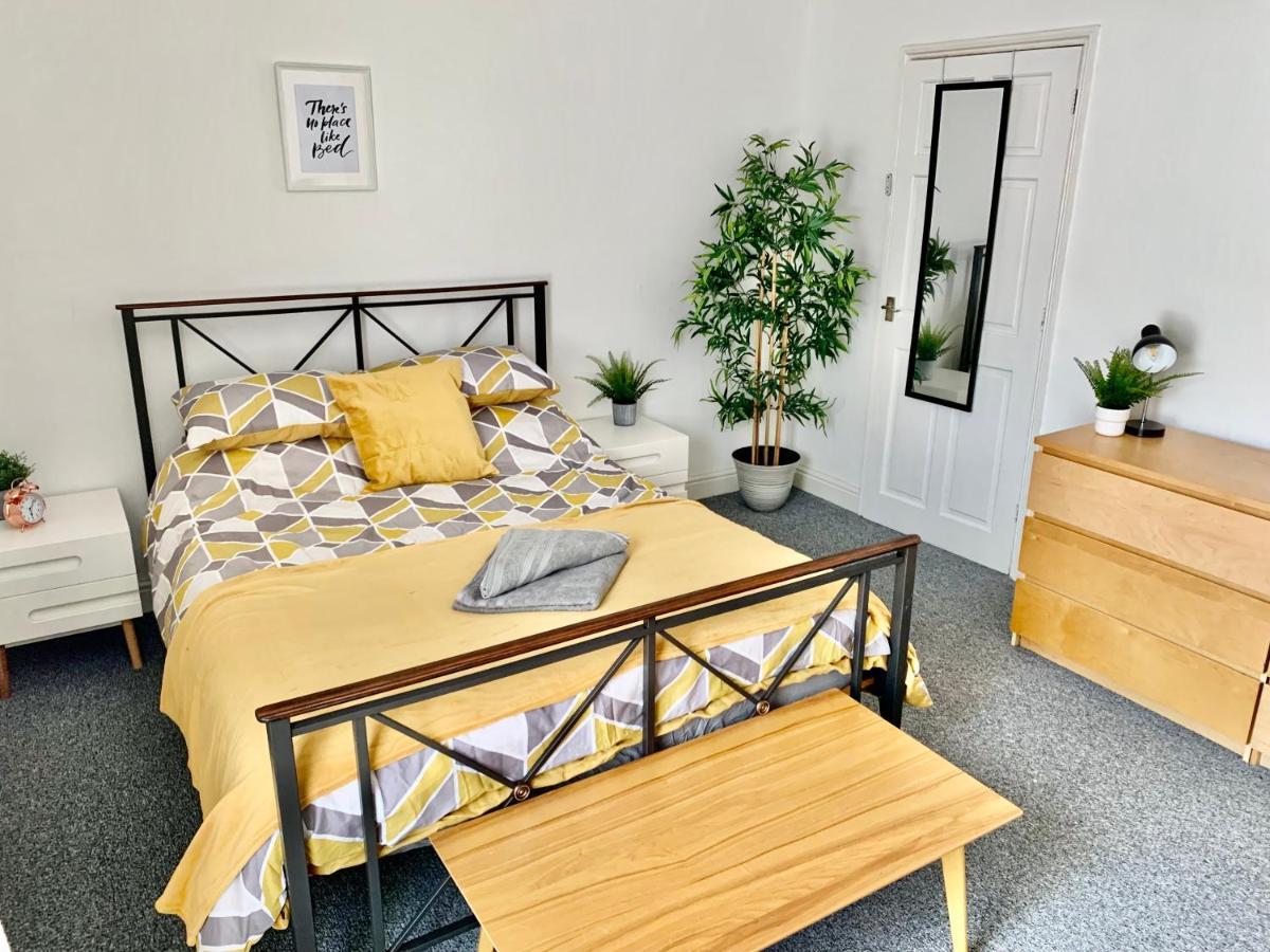 Contemporary 2 Bedroom Victorian Town House - Sleeps Up To 6 Kimberley  Екстер'єр фото