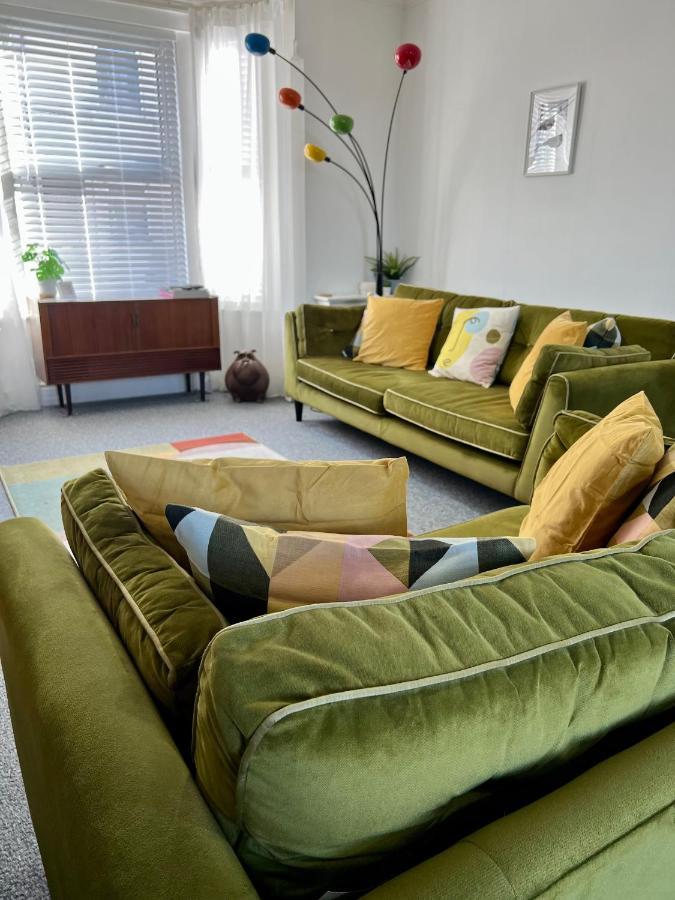 Contemporary 2 Bedroom Victorian Town House - Sleeps Up To 6 Kimberley  Екстер'єр фото