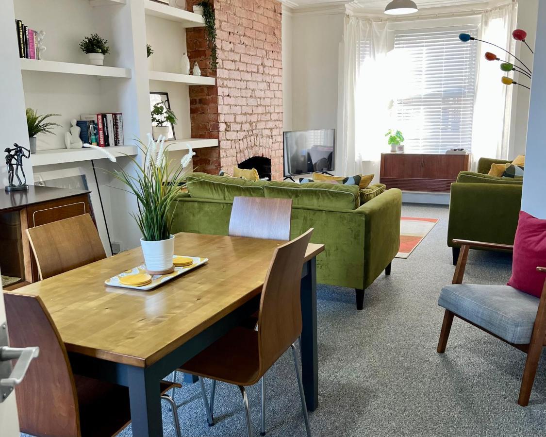 Contemporary 2 Bedroom Victorian Town House - Sleeps Up To 6 Kimberley  Екстер'єр фото